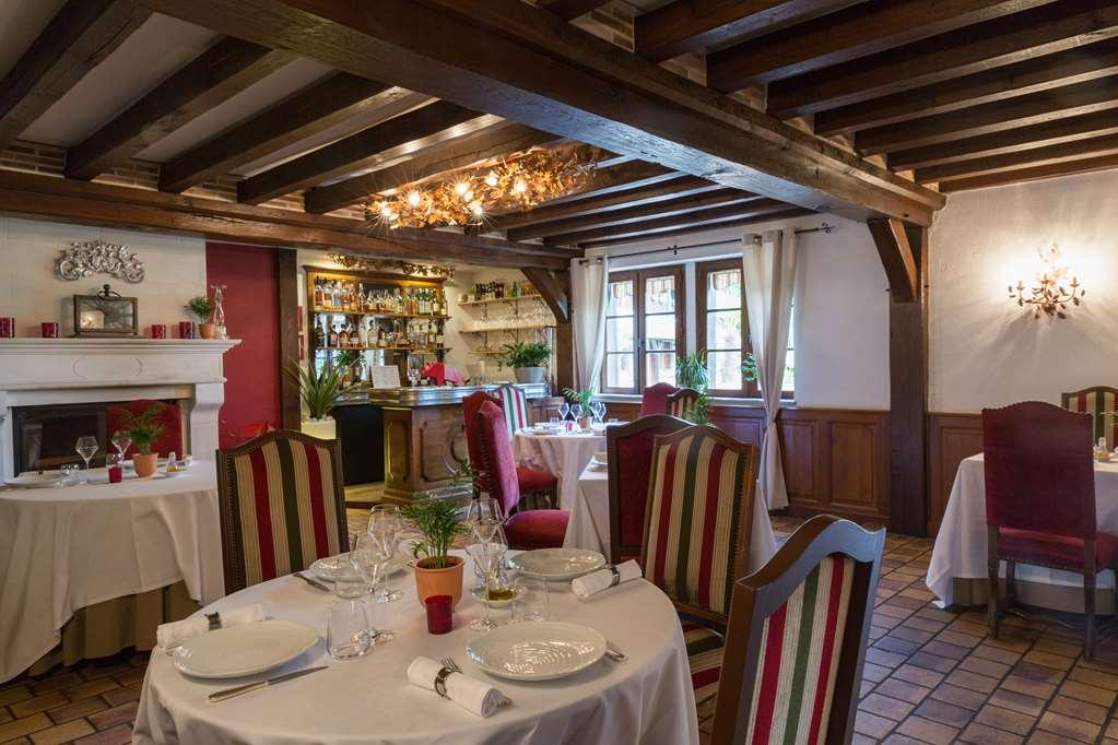 L'Oree Des Chenes, The Originals Relais Ла-Ферте-Сент-Обен Ресторан фото